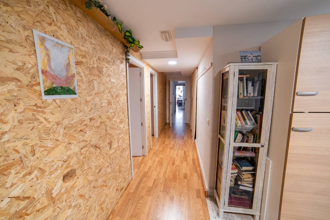 pasillo happy house salida